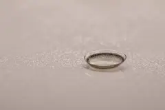 镜片隐形眼镜护眼爱眼日近视眼摄影图