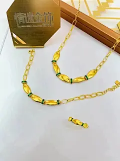 最新推出【情迷金饰】新款设计灵感来源于古董珠宝缎带丝绸系列，将贵金属的柔韧完美展现#黄金 #黄金首饰 #情迷金饰 #情迷金饰系列 - 小红书