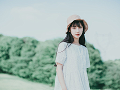 段梦默行采集到服饰-黑白素色
