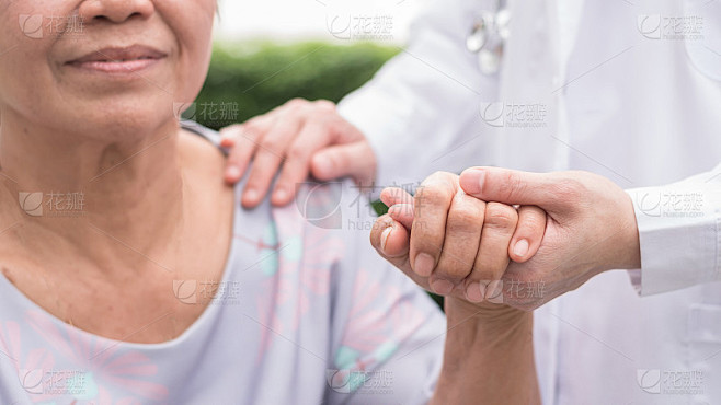 老年患者(老年成年人)在护理临终关怀之家...