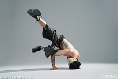 庸庸碌碌爬某人采集到速写素材