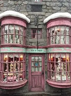 There's something about Lilac — London Shop Fronts, Belle Photo, Windows And Doors, Facade, Beautiful Places, Beautiful London, Harry Potter, Around The Worlds, House Styles
