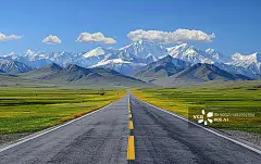 【AI数字艺术】雪山草原公路路面背景图片素材_ID:VCG211492592994-VCG.COM