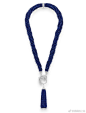 #美学v动态# 【设计分享】Boucheron 推出「Plume de Paon」高级珠宝的新一季作品，依然以柔软轻盈的孔雀羽毛为灵感，设计师运用玫瑰金、白金塑造出立体弯曲的羽毛造型，镶嵌1颗玫瑰式切割钻石作为羽眼，纤细的羽枝由小圆钻铺排而成，如同轻柔贴覆于肌肤。 ​​​​