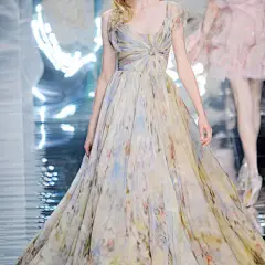 Elie Saab 2010年春季 简单妆容  梦幻浪漫主义