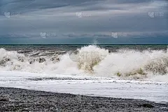 白浪，海天，云天