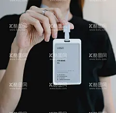 名片样机  - 源文件下载【酷图网】名片样机,名片模板样机,名片展示样机,高端名片,名片,名片设计模板,名片设计素材,简约名片设计,名片贴图样机,卡片样机,卡片展示样机,mockups,样机,智能对象,贴图,提案,样机模板展示,VI样机,样机素材,包装样机,VIS样机,高端,便签样机,礼品卡样机,名片样机专区,设计,