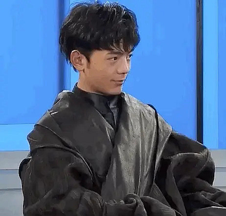 丁真珍珠先生会起范儿了