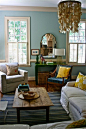木质的门窗、茶几，自然贴切的客厅设计 #客厅#
