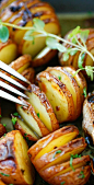 Garlic Herb Roasted Potatoes – the easiest and delicious roasted potatoes with olive oil, butter, garlic, herb and lemon. No deep-frying easy recipe! | rasamalaysia.com: 