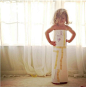 一位摄影师妈妈和她4岁的女儿，超萌的纸制服装秀 - http://www.ownlike.com