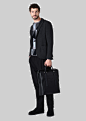 男士 皮革购物袋 | 阿玛尼Giorgio Armani : 阿玛尼 Giorgio Armani 男士 皮革购物袋 有着精良材质和设计感。欢迎在官方在线商城了解更多。