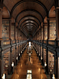 爱尔兰都柏林圣三一学院（Trinity College）图书馆