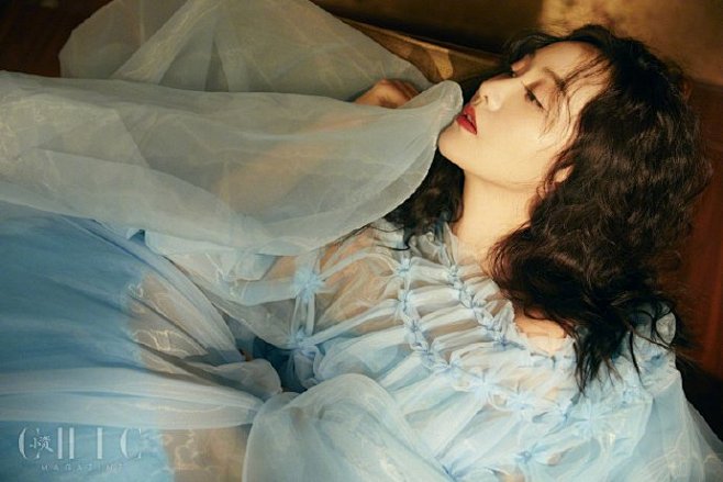 #杨蓉春日复古浪漫大片#杨蓉登上《小资C...