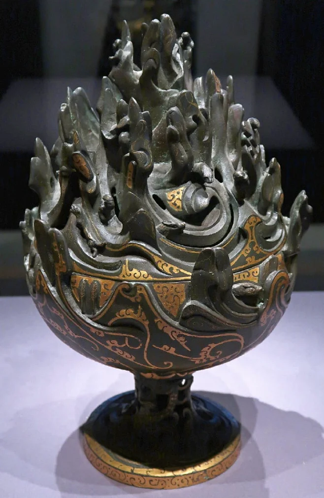 西汉 错金博山炉 满城汉墓一号墓出土 河北博物院 在激流与峻岭中出没 花瓣网 