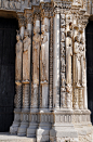 chartres_cathedral_porch_portal_apostles_statue_column-747453.jpg!d (1200×1822)