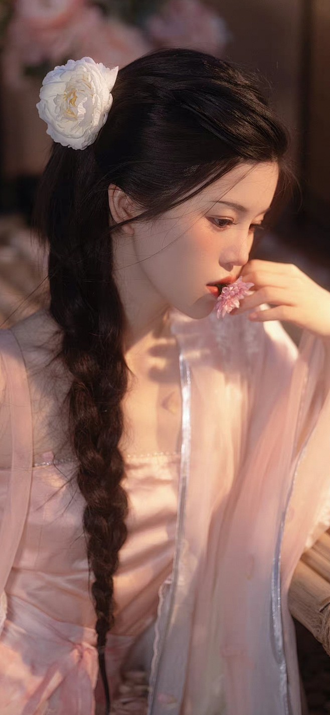 含蕊抚宁
采集@别致的七
