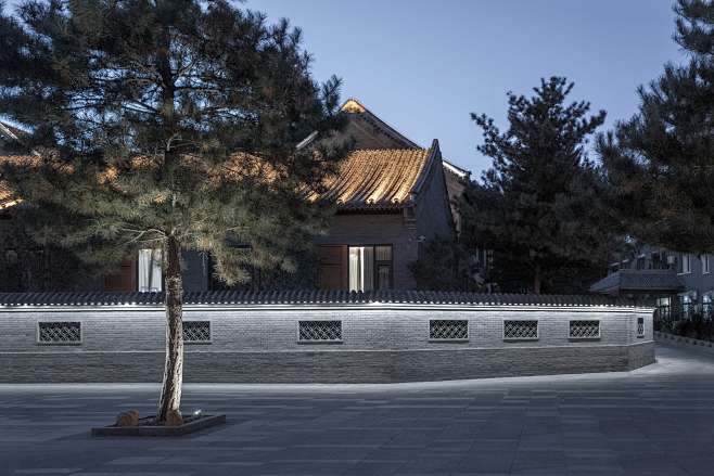 长城下的聚落山居，金山岭悦苑酒店 / 华...