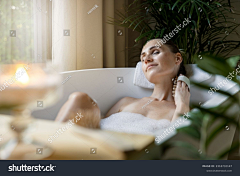 云子xxy采集到浴室+人物
