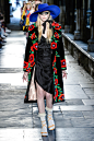 Gucci Resort 2017 Fashion Show : The complete Gucci Resort 2017 fashion show now on Vogue Runway.