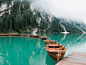 A breathtaking elopement shoot at Lake Braies in the Dolomites | Italy Elopement : Inspired by the breathtaking scenery of Lake Braies nested in between the dramatic mountain peaks of the Italian Dolomites, this dreamy editorial planned by Swiss wedding p