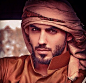 还记得之前那个因为太帅而引起轰动的迪拜男模Omar Borkan吗？去他的ins上看了一下，感觉戴头巾和不戴头巾完全是两个风格，但不管咋样帅就是了#禁止曝光#