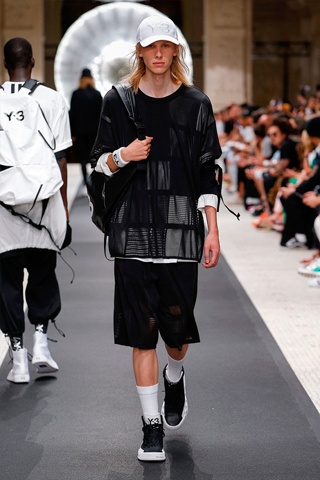 Y-3 Spring/Summer 20...