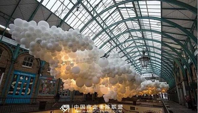 【美陈装置】十万个气球连结成的浮云