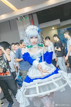 #萤火虫动漫游戏嘉年华# ​​​​#萤火虫特约摄影师##最美coser##我为首页添东方#
#十六夜咲夜#|出镜@ElyEE子 
       大概是这次漫展最美好的事情了从很久之前就一直一直好喜欢E子，这次终于见到真人啦，正如脑海中所想的一样好看，说话的声音也特别好听。激动到都说不出来话啦​​​​...展开全文c
