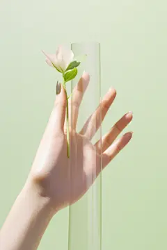 裸色系的美甲样式