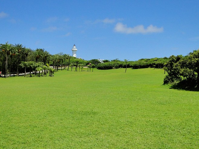 鵝鑾鼻公園的草地與燈塔 : 鵝鑾鼻公園的...