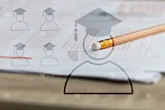 铅笔橡皮和研究生学校图标上的标准化测试考试的多重复写纸形式的答案泡沫在大学教室。毕业文凭考试知识在学