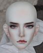 #bjd妆面##bjd# ringdoll-norman（二院）
仿最后那张真人模特，但受个人水平以及娃面部轮廓所限并不怎么像
我的妆图真的永远光线昏暗……要不是因为不打算接妆了真想换个相机