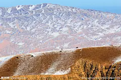 冬季天山山脉 待普僧山脉 雪地雪景 白雪皑皑 光影交错 草地雪景 山坡起伏 大气壮阔 山势巍峨 气势磅礴 新疆乌苏 摄影-国内风景 摄影 自然景观 自然风景