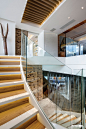 2013现代风格别墅室内家用旋转玻璃楼梯护栏装修效果图