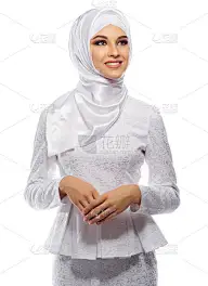 穆斯林年轻女子被孤立