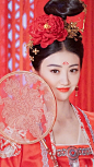 古装剧中戴头饰的女星，杨蓉端庄杨幂仙，最后一位家喻户晓！