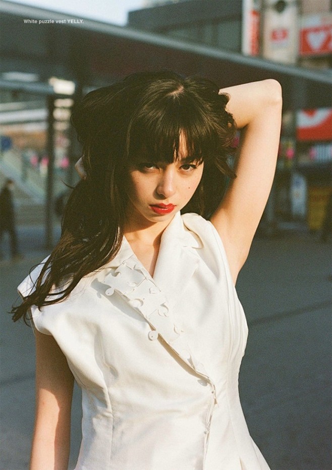 黑白大红唇，中条彩未 for Dew M...