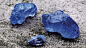 这是产自越南Luc Yen矿区的蓝色尖晶石！！！图1的两块原石，一块45ct一块70ct，越南的Luc Yen矿区在上个世纪80年代被发现后一直是主要的蓝色尖晶石出产矿区。该矿区出产的蓝色尖晶石拥有很浓郁的颜色也同时受到了大众的喜爱。