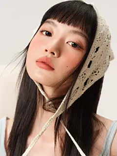 美妆摄影｜戴头巾的女孩 - 小红书