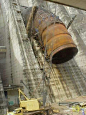巴西伊泰普水坝的涡轮机引水管建造过程，还有些水坝内部。
最后补张结构图。 ​​​​