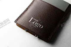 皮包钱包logo样机 【酷图网】墙面样机,白墙样机,纸张效果logo,名片logo,立体logo,印章,盖章,智能贴图,效果图,压痕logo,样机,纸张样机,LOGO墙样机,前台,形象墙,logo效果图,吸塑字样机,形象墙样机,文化墙效果图,背景墙效果图,VI贴图,VI应用,logo应用,logo展示,logo效果,金属样机,设计,