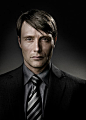 Mads-Mikkelsen-_-3-mads-mikkelsen-35035037-393-550.jpg (393×550)