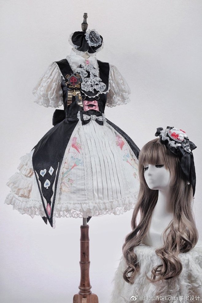 LOLITA超话#扑克礼遇#
卷啾3位...