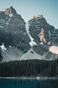 Forest, lake, mountain and snow HD photo by Marlon Martinez (@_marlonmartinez) on Unsplash : Download this photo in Canada by Marlon Martinez (@_marlonmartinez)