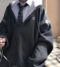 我假装没有看你，你也假装欣赏风景
#优质男头#dk制服#眼前人即是风景