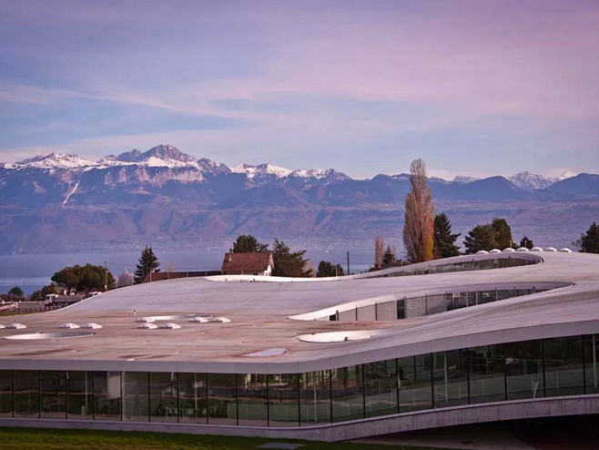 劳力士学习中心是位于瑞士联邦理工学院的中...