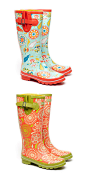美国女插画师Jessica Swift所设计的两双雨鞋，每双售价79.99美元，她的官网：http://t.cn/zOMTaYj。