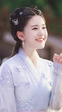 赵露思 天雷一部之春花秋月&lt;br/&gt;娇憨可爱圆圆脸 太可爱了！