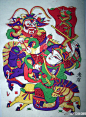 【河南开封朱仙镇木版年画欣赏】
朱仙镇木版年画是中国古老的传统工艺品之一。作为中国木版年画的鼻祖，[1]  主要分布于河南省开封、朱仙镇及其周边地区。朱仙镇木版年画构图饱满，线条粗犷简炼，造型古朴夸张，色彩新鲜艳丽。2006年5月20日，朱仙镇木版年画经国务院批准列入第一批国家级非物质文化遗产名录。